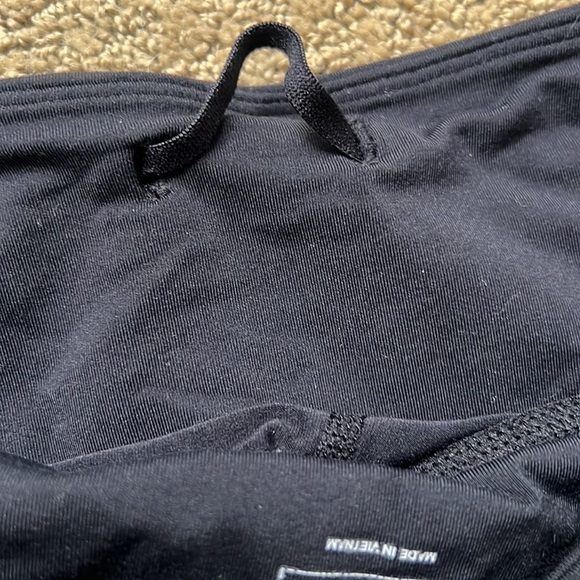 Black GapFit capri workout pants. Size XS - Picture 8 of 8